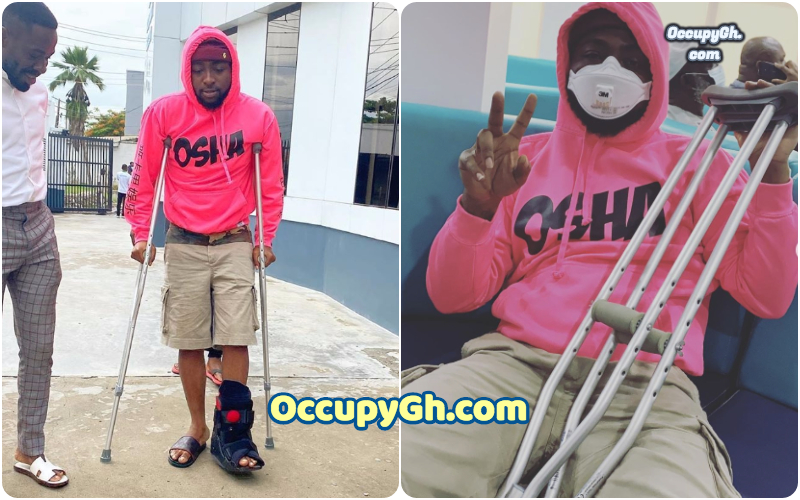 davido in crutches over leg injury