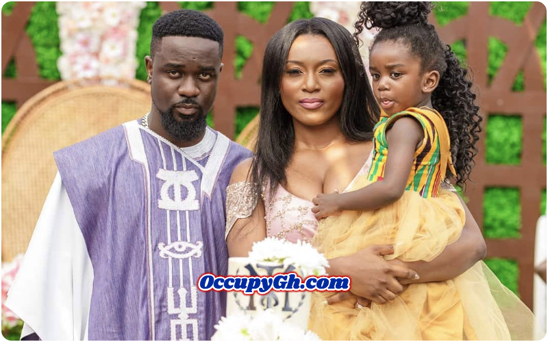Tracy Sarkcess Reveals Sarkodie Doesn't Join Early Bed
