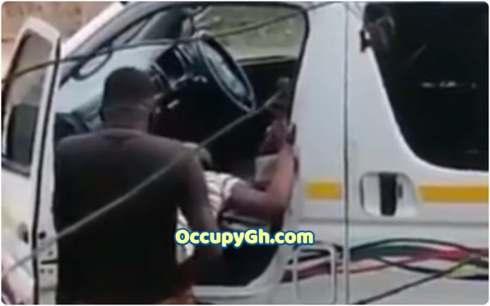 taxi driver caught in the act taxi driver doing it by road side