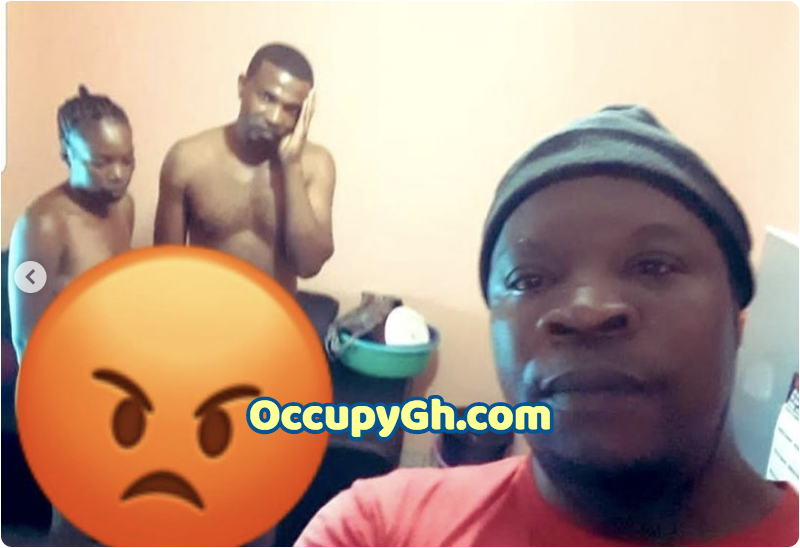 Man Catches Wife Cheating Partner Bed Takes Selfie