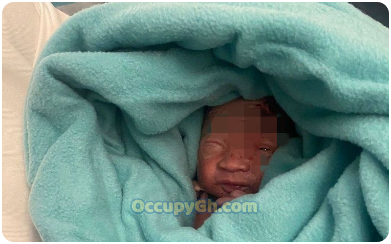 baby found in toilet bin of plane 2