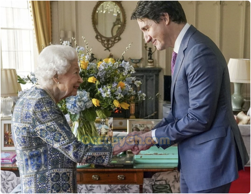 Queen Elizabeth meets canadian Prime Minister Justin Trudeau
