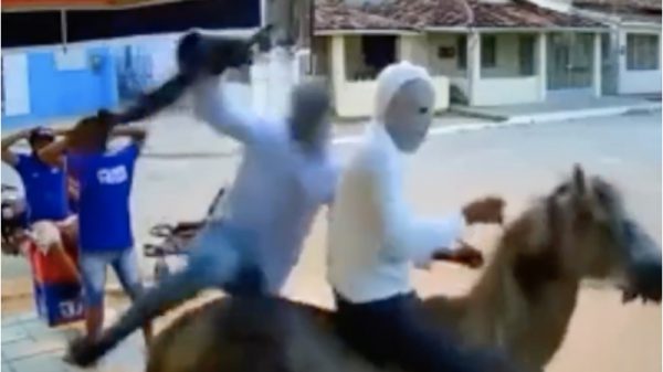 armed robbers rode horse steal