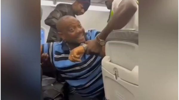 man forced off plane
