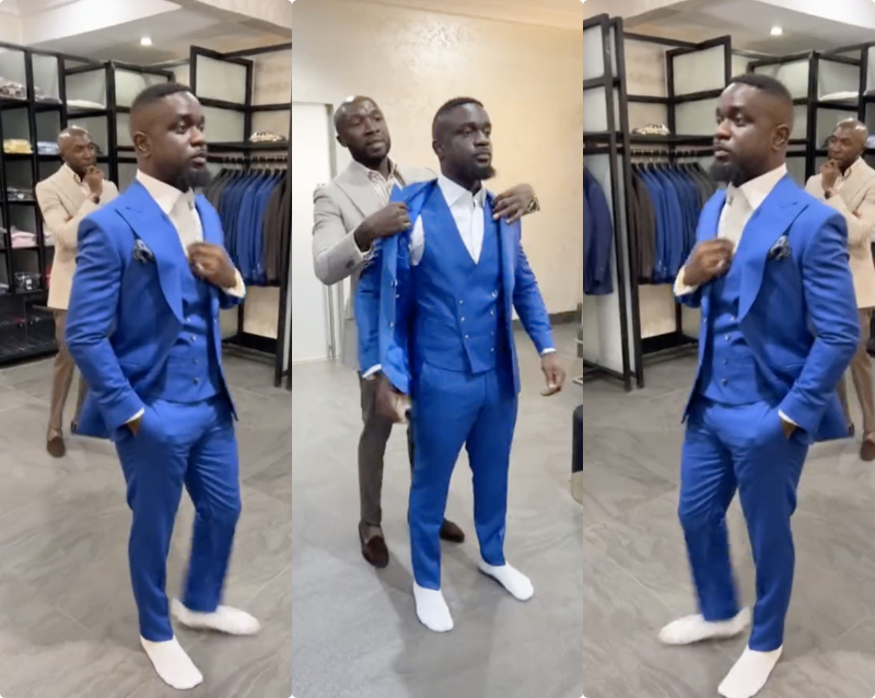 sarkodie in blue suit