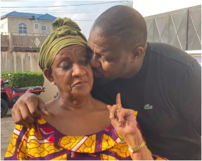 john dumelo mother died