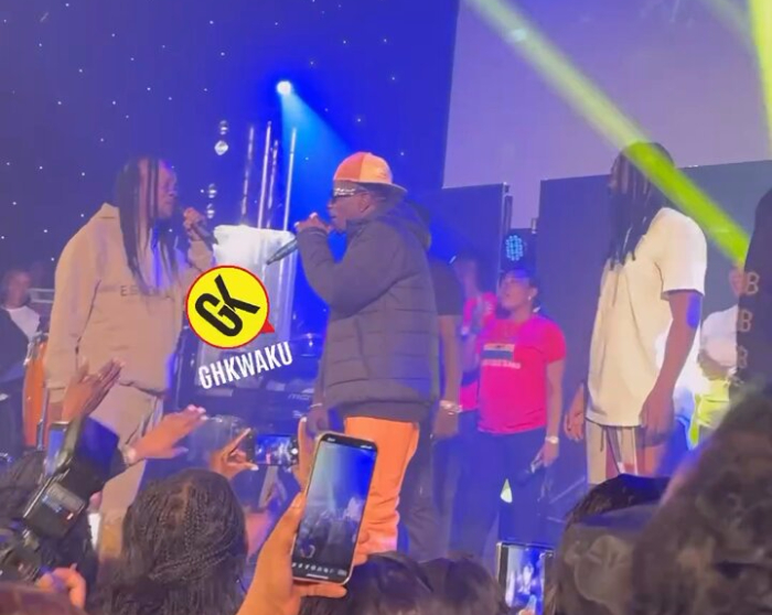 shatta wale joins samini daddy lumba concert